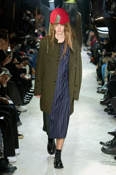 Look 11